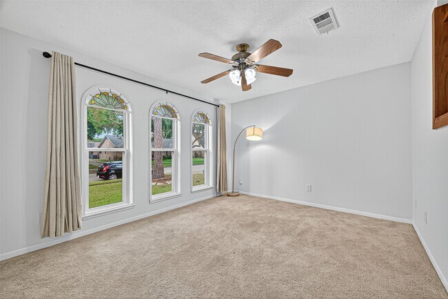 Foto del edificio - 21422 Park Willow Dr