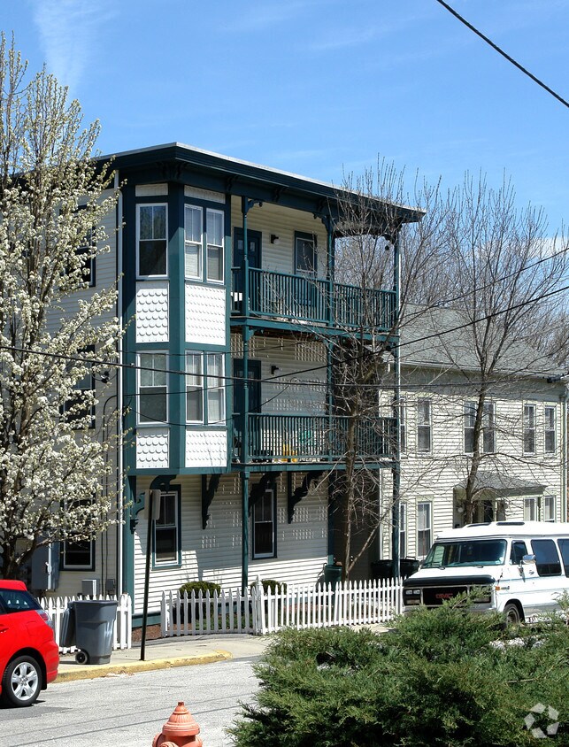 Primary Photo - 185 Sayles St