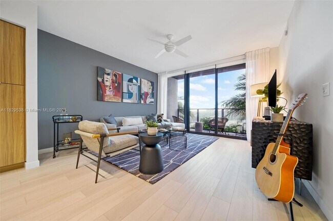 Foto del edificio - 555 NE 8th St