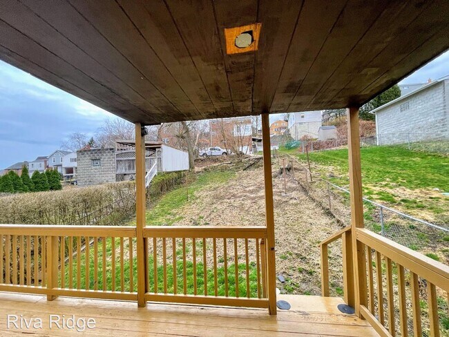 Foto del edificio - 3 br, 1 bath House - 1018 Woodbourne Avenue