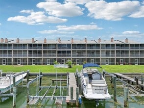 Building Photo - 637 Pinellas Bayway