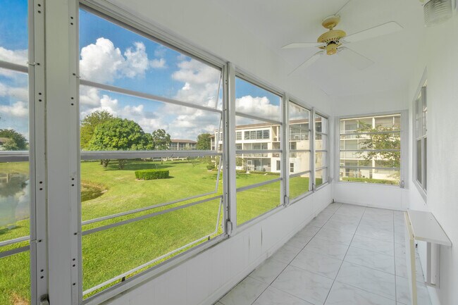 Foto del edificio - 351 Mansfield Dr