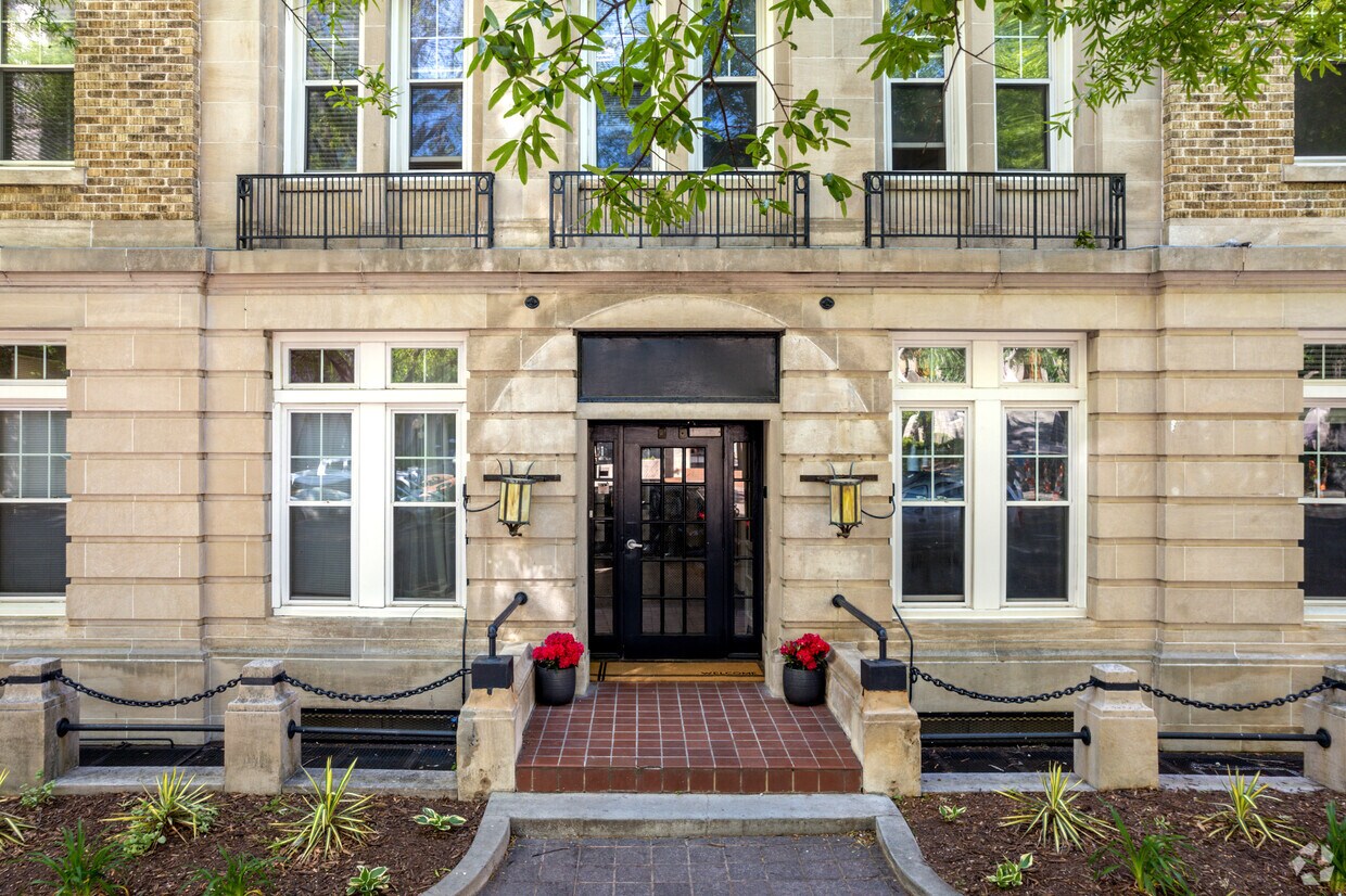 Elevate at Tryon Unique Uptown Living 508 N Tryon St N Charlotte, NC