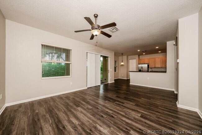 Foto del edificio - 7617 Jewelwood Dr