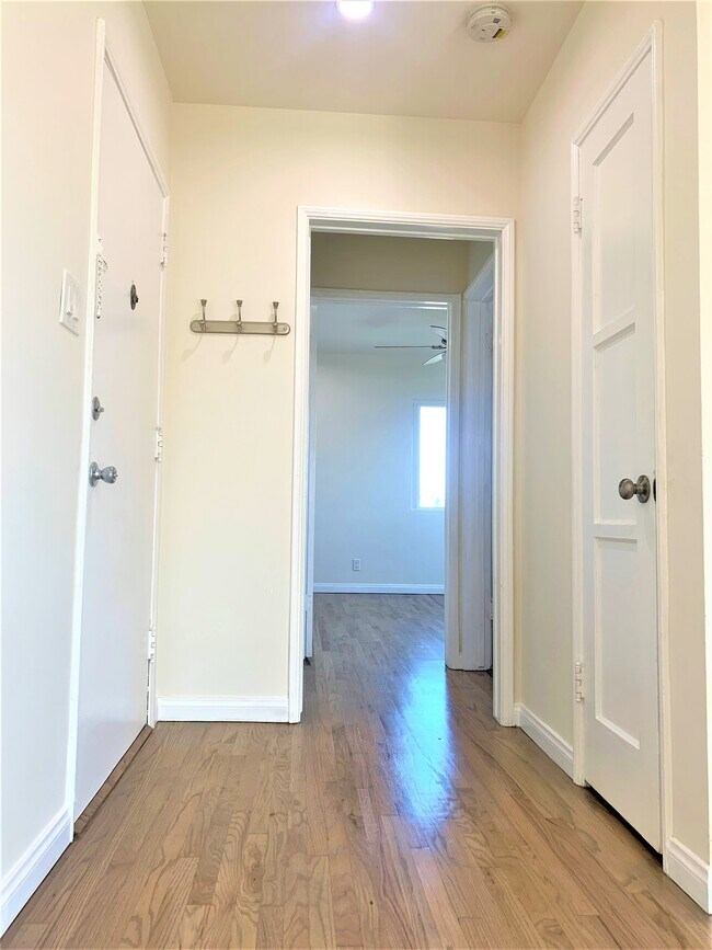 Hallway - 5000 San Vicente Blvd