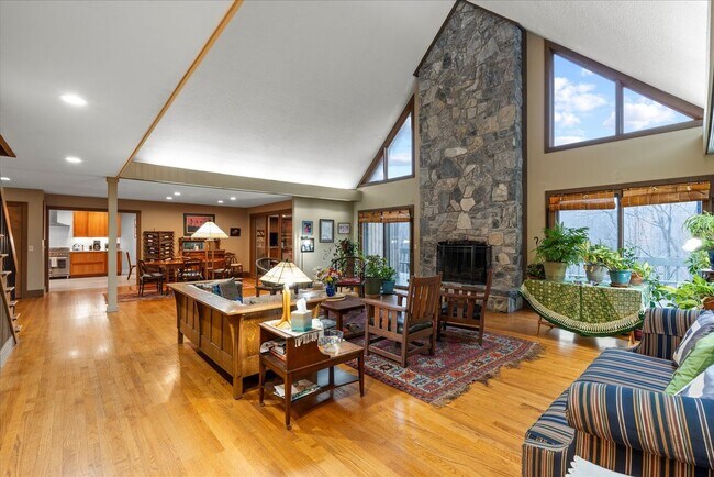 Foto del edificio - 5460 Townsend Rd