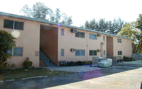 Building Photo - 7901-7907 SW 64th Ave