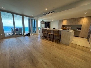 Foto del edificio - 6767 Collins Ave
