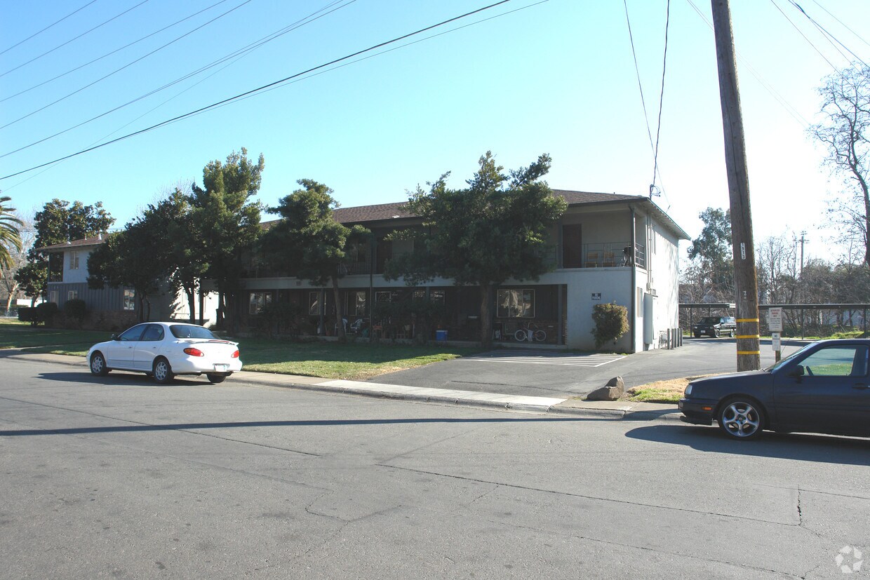 Foto del edificio - 161-261 Cohasset Ln