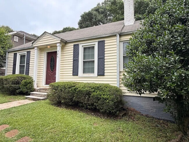Building Photo - Charming 2-Bedroom, 1 Bath in Atlanta!