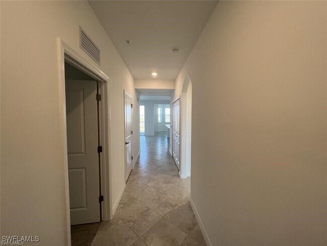 Foto del edificio - 5835 Double Eagle Cir