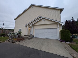 Building Photo - 119 NE Tucannon Crt