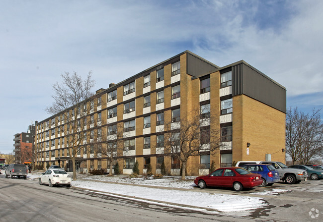 Building Photo - Poplar Plains Apartments