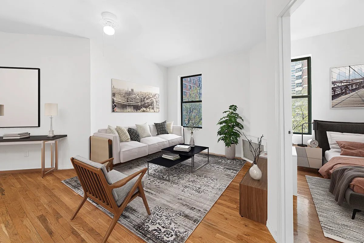 Foto principal - 240 W 64th St