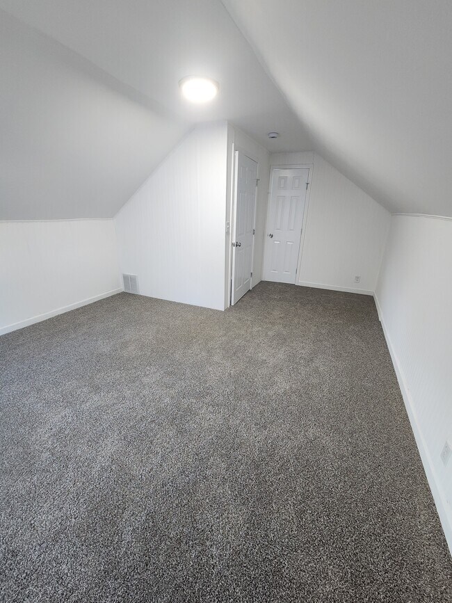 Foto del edificio - 233 Redmond Ave