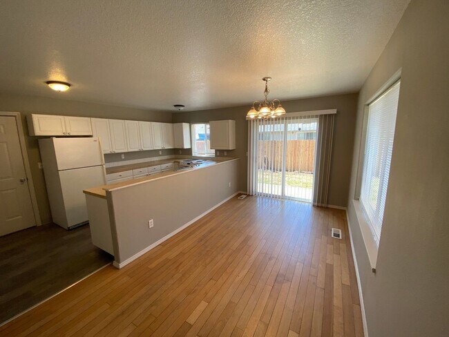 Foto del edificio - 4310 Sacramento Ct NE