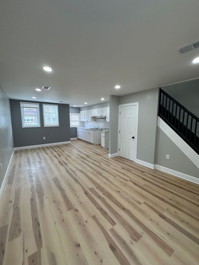 Photo - Fully renovated 2Bed/1 bath rowhome- Upper...