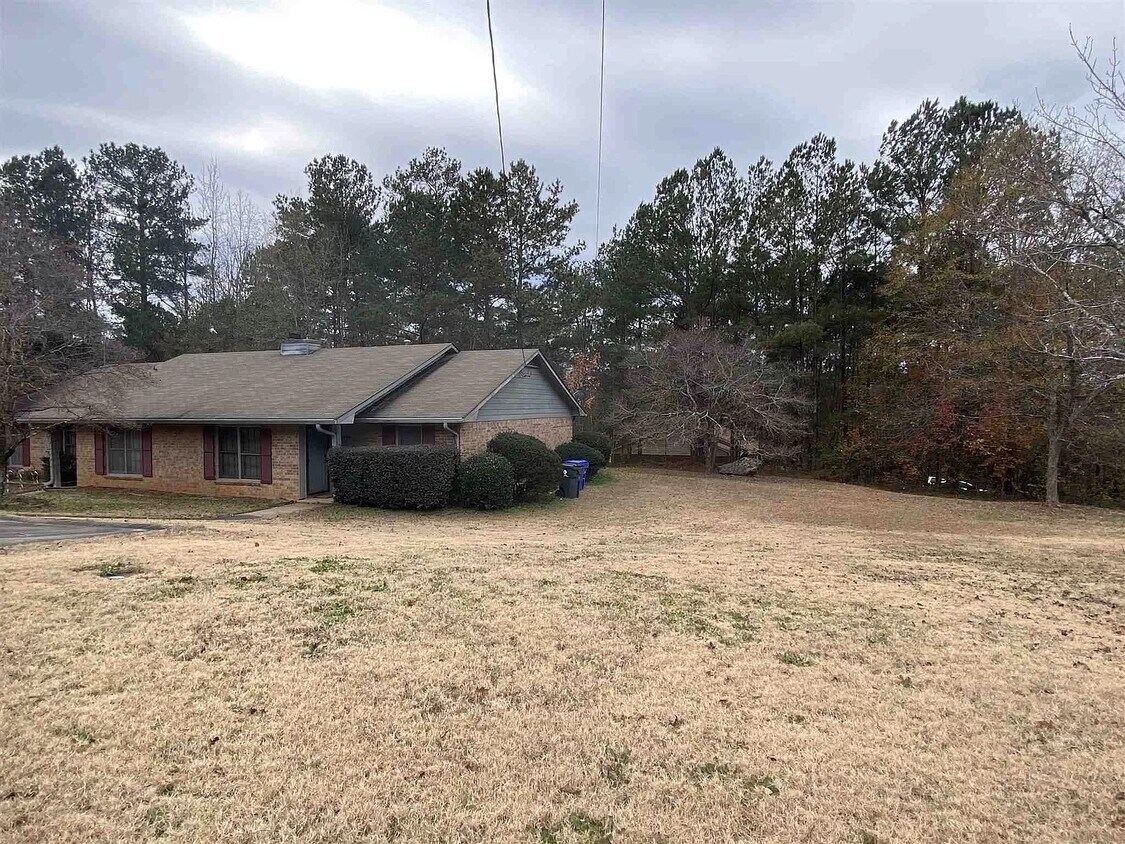 Primary Photo - 320 Chase Dr