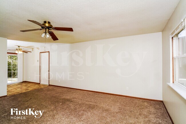 Foto del edificio - 8631 Pleasant Creek Ct