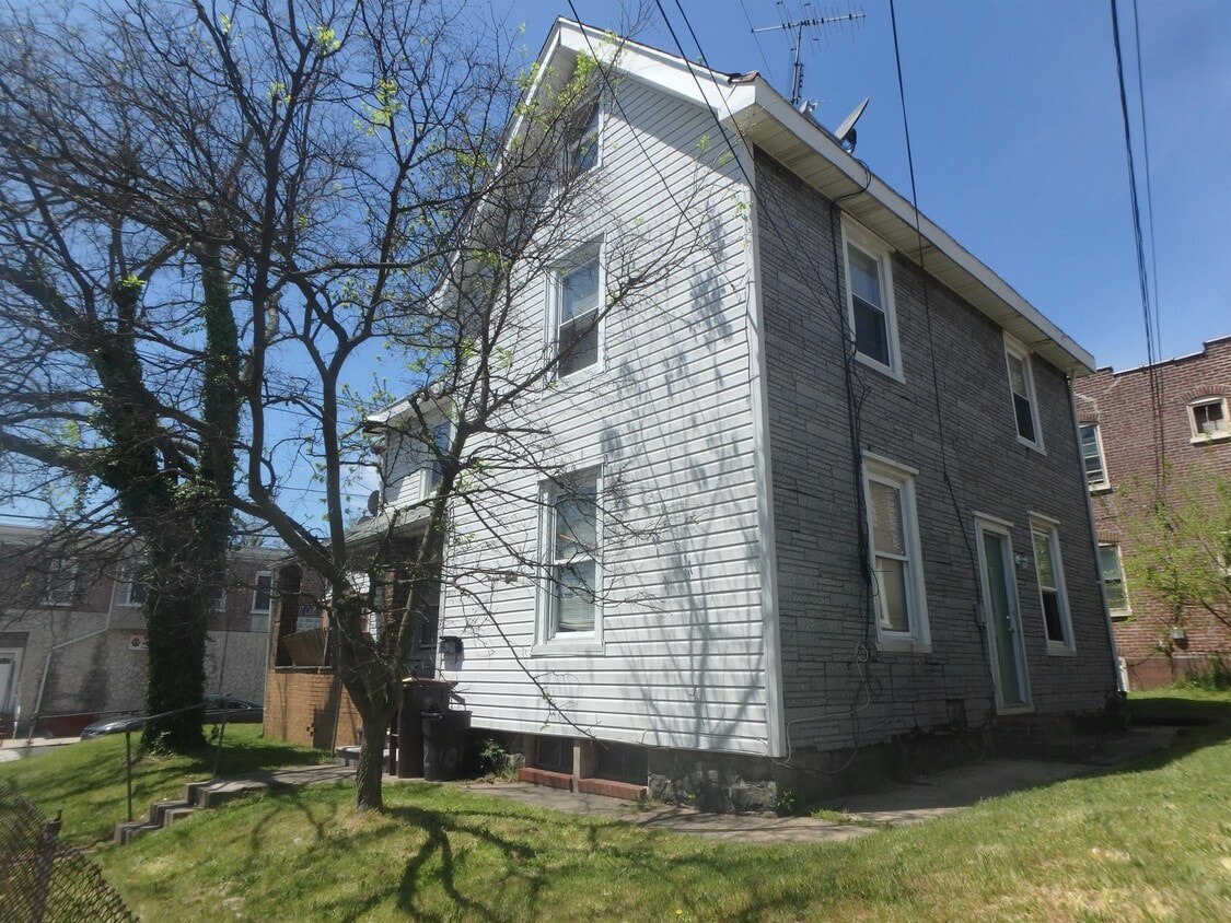 Building Photo - 2901 N West St