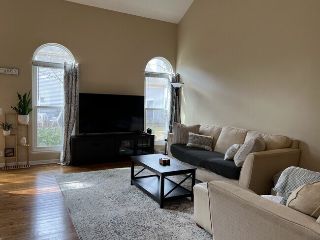 Foto del edificio - 809 N Shady Oaks Dr