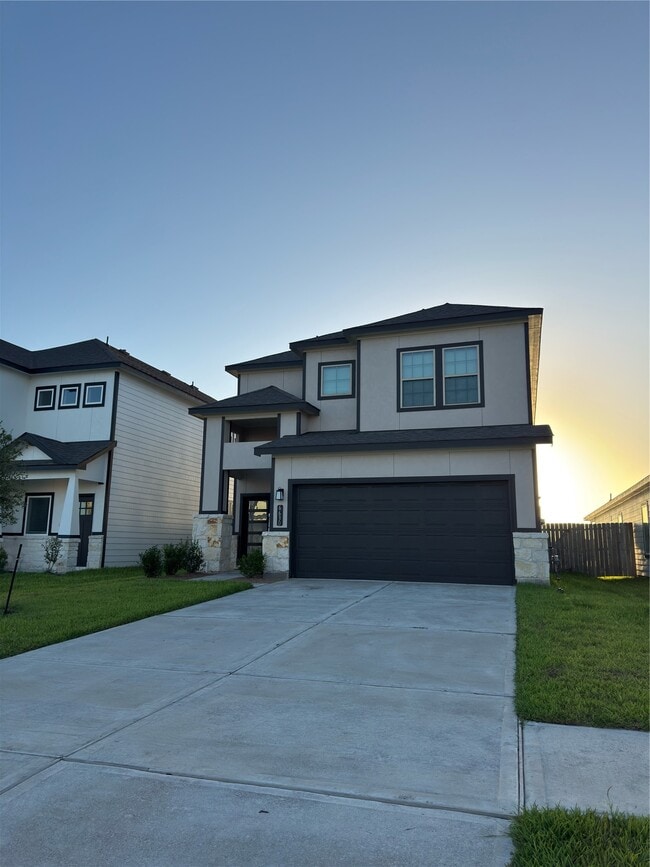 Building Photo - 6630 Escondido Dr