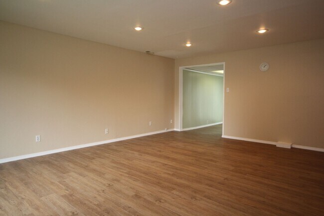 Foto del edificio - *Application Pending!* Wonderful home in F...