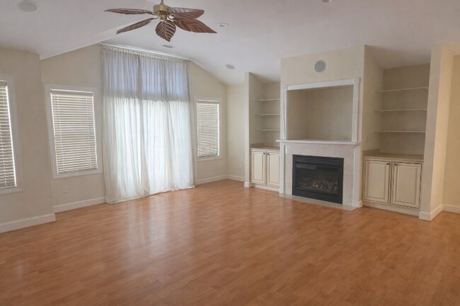 Foto del edificio - 109 W Tateway Rd