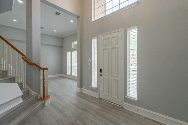 Building Photo - 7728 Saragosa Creek Dr