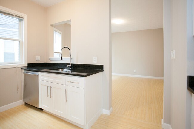 Foto del edificio - 33 Bromfield Rd