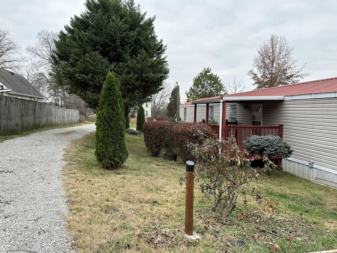 Primary Photo - 266 Clarksville St