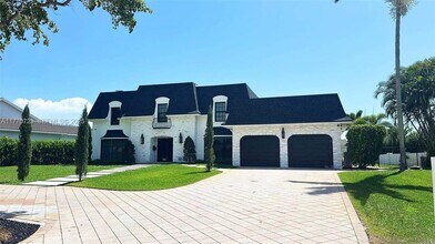 Building Photo - 4312 NE 22nd Ave