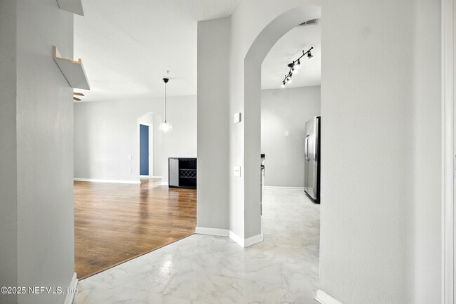 Foto del edificio - 7990 Baymeadows Rd