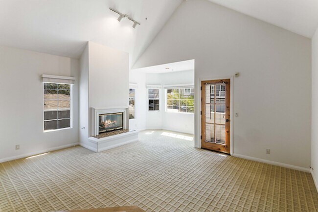 Foto del edificio - Stand Alone in Golden Hills of Redondo Beach!