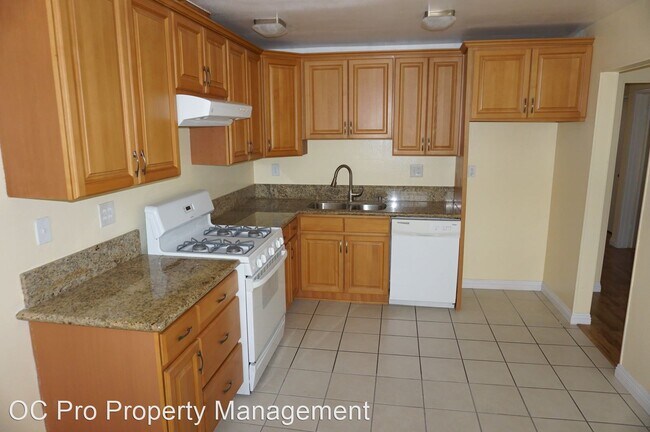 Building Photo - 2 br, 2 bath House - 338 E. Briardale Aven...