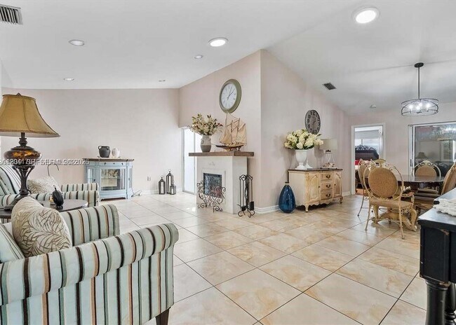 Foto del edificio - 16834 NW 70th Ave