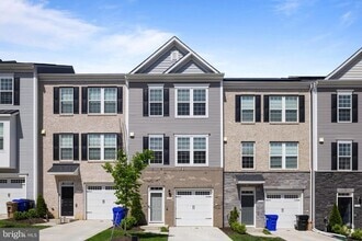 Building Photo - 1006 Highpoint Trl