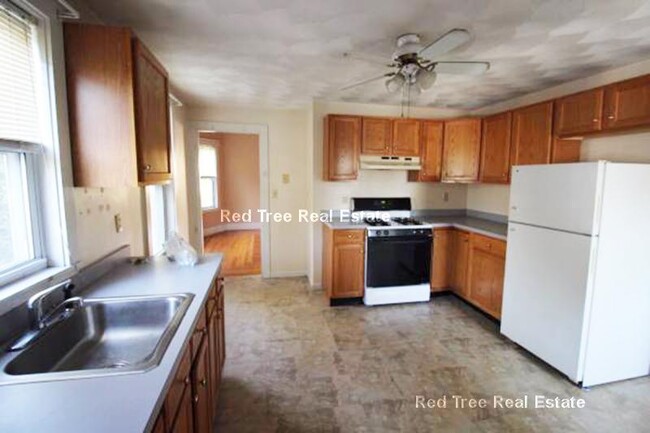 Building Photo - 296 Highland Ave