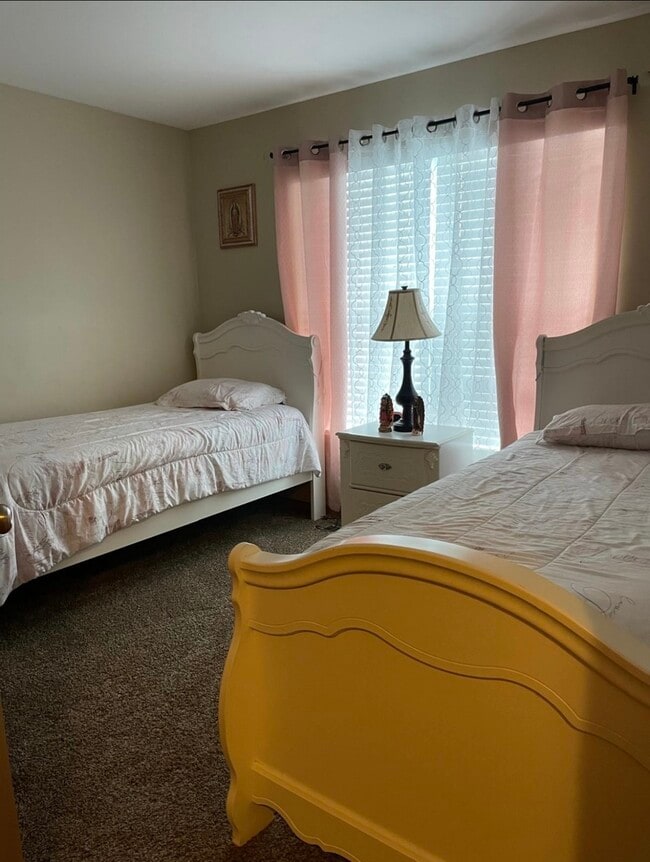 Building Photo - 316 Tall Grass Dr