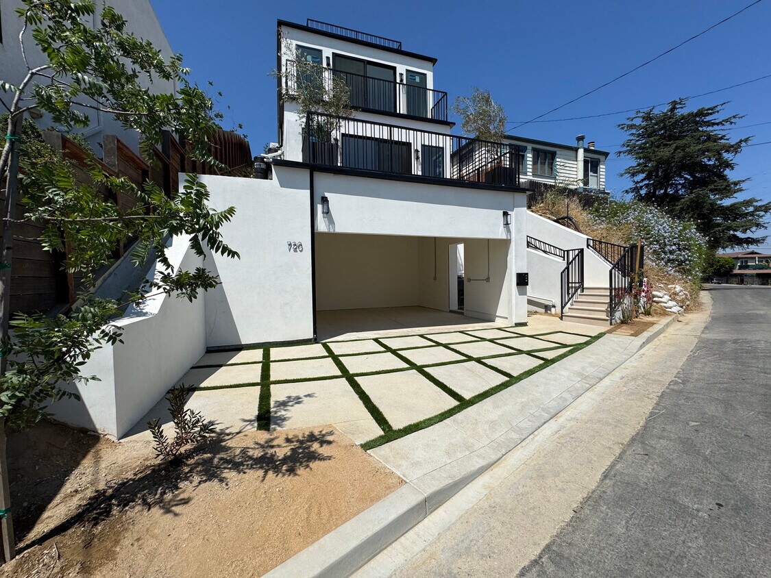 Foto principal - 720 Crane Blvd