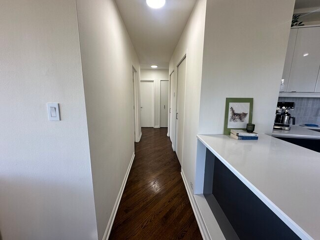 Foto del edificio - 3410 N Lake Shore Dr