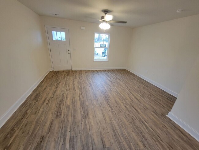 Foto del edificio - 2 Bed, 2 Bath Duplex Available in Duncan