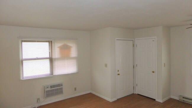 Habitación del frente - 607 W North St
