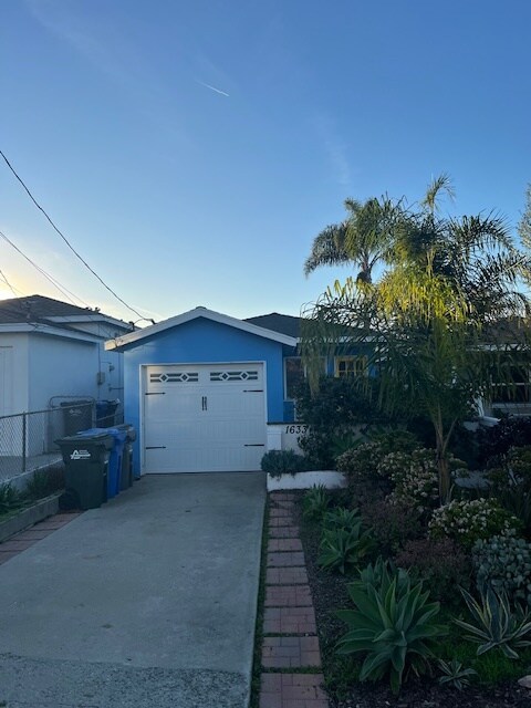 Foto principal - 1633 Carver St