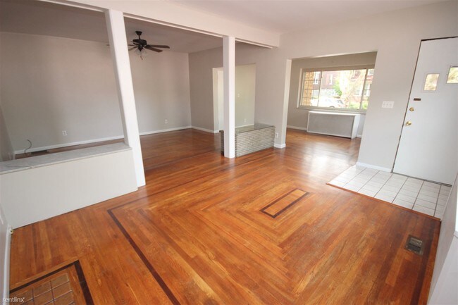 Foto del edificio - 3 br, 1.5 bath  - 2707 Tilbury Ave 2707