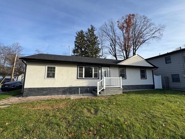 Building Photo - 264 Middlesex Ave