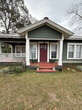 Building Photo - 323 W 6th Ave