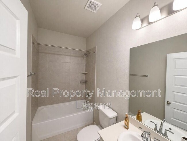 Foto del edificio - 5601 Portola Ln