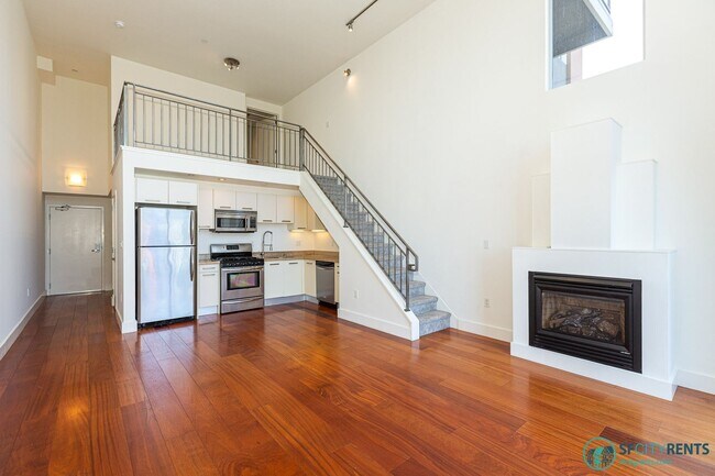 Building Photo - 25 Sierra St. #E210