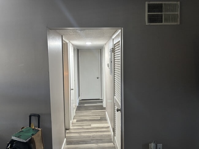 Foto del edificio - 1950 Paine Ave